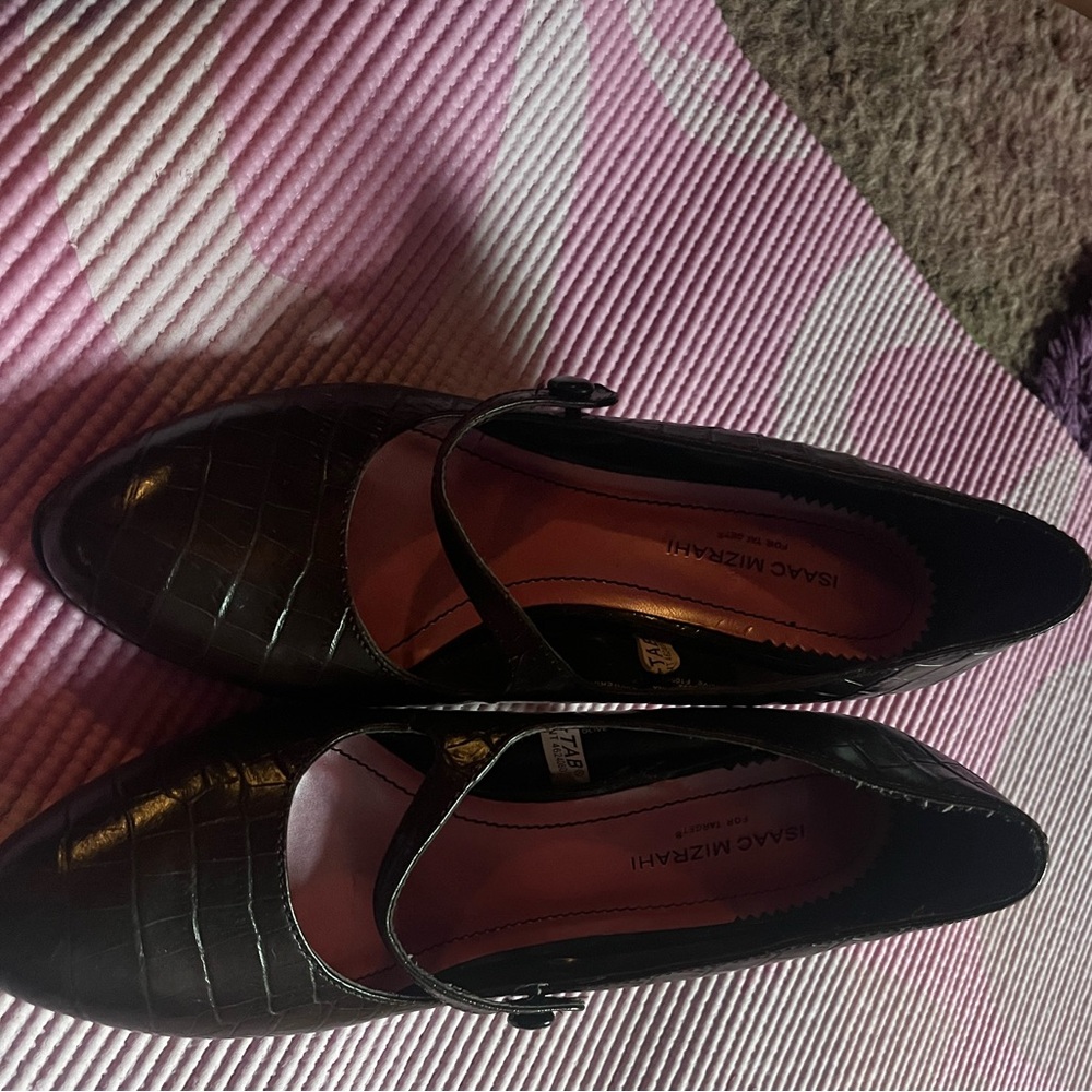 Brown kitten heels